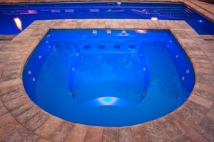 horse-shoe-fiberglass-spa